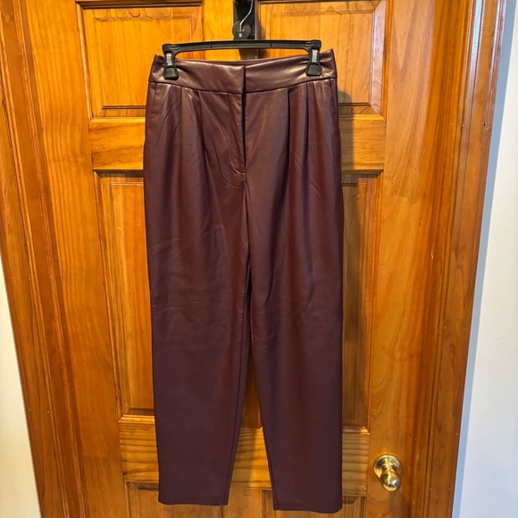 Express Super High Waisted Ankle Pleated Faux Leather Pants Burgundy 2R NWT - Picture 2 of 8